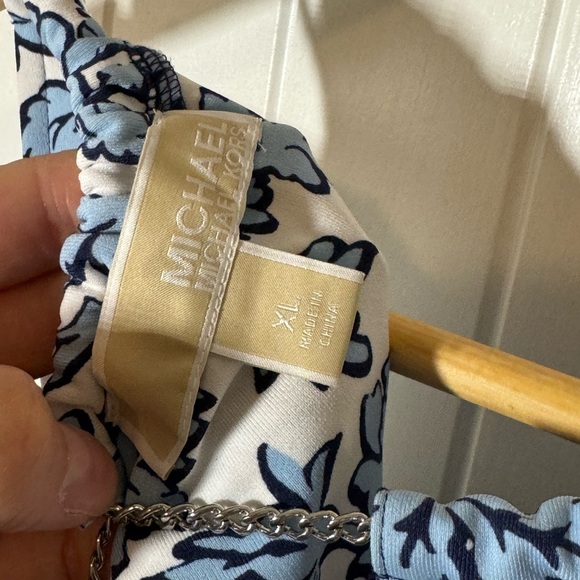 Michael Kors Blue Floral Sleeveless Blouse - Picture 7 of 7